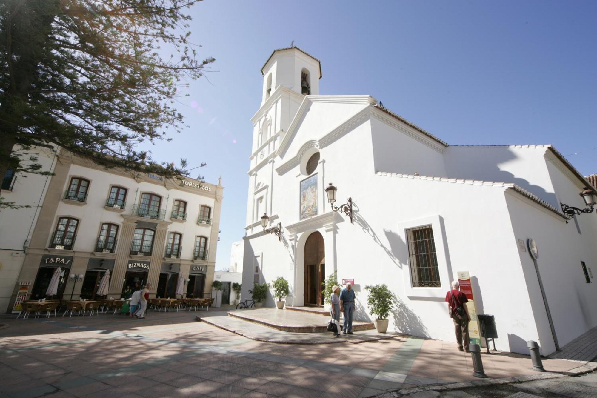 Toboso Apar - Turis Hotel Nerja Kültér fotó